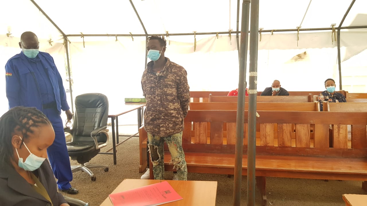 STRANGE BRAVERY! 15-year old boy in court for robbing police at gunpoint