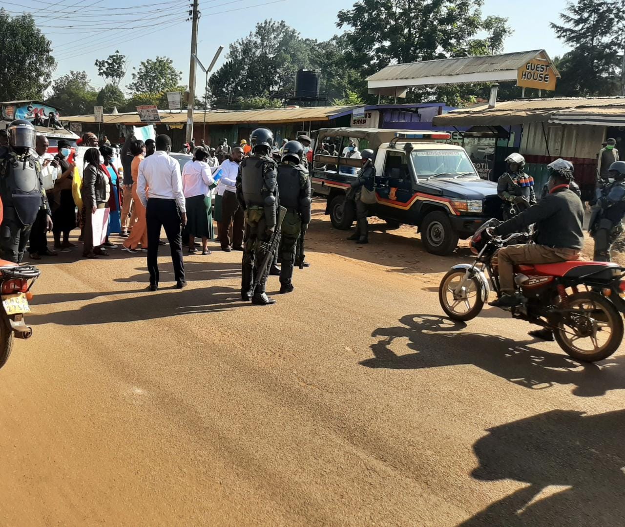Irate parents storm school, eject headteacher over poor management