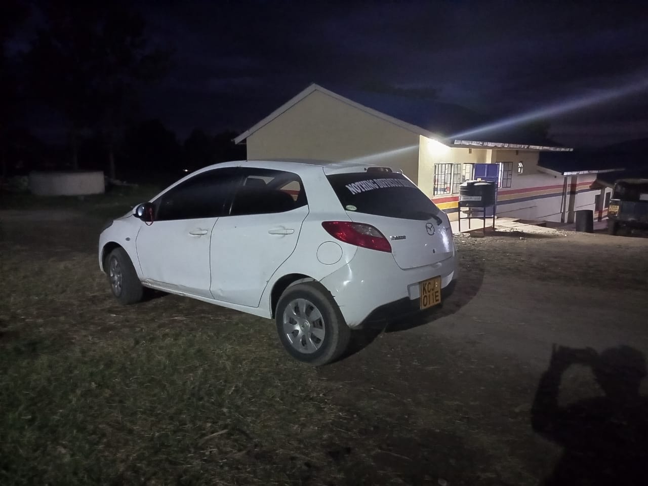 Police intercept vehicle ferrying body of popular Kikuyu musician Wanjaro Junior enroute KNH mortuary