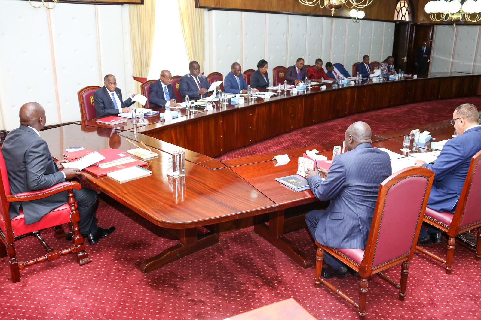 Matiang’i, Mucheru, Munya present as Ruto chairs his first Cabinet meeting