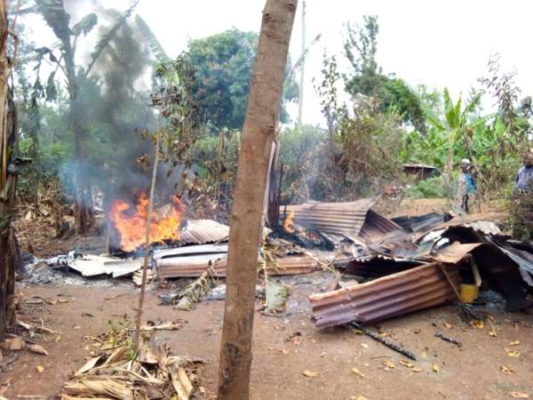 Thief escapes lynching, arrested by police after his house was torched by irate mob