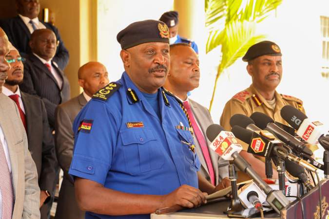 Police plead with Kenyans to maintain peace after Supreme Court verdict