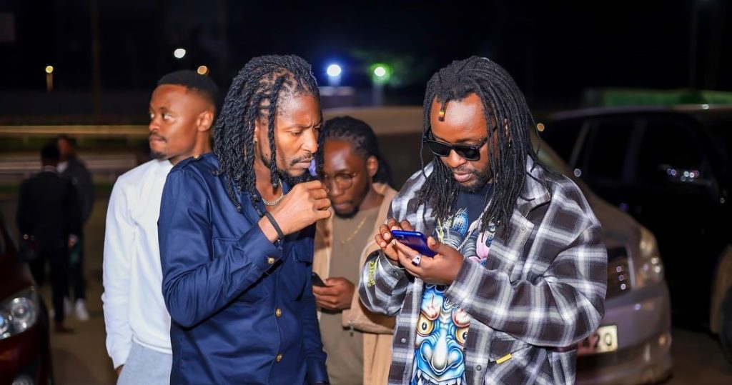 Kenyan celebrities Kenchez Muya and Skoko Abednego at Njambi's reggae tribute night held at Quiver Lounge, Thika Road. PHOTO/@quiverlounge_ke/Instagram