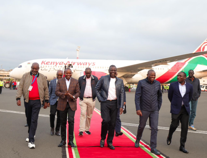 President William Ruto with Interior Cabinet Secretary Kithure Kindiki, Principal Secretary Raymond Omollo, National Assembly Majority Leader Kimani Ichung’wah, and Senate Majority Leader Aaron Cheruiyot upon his arrival on Monday. June 17, 2024. PHOTO/@BiancaNaom1/X