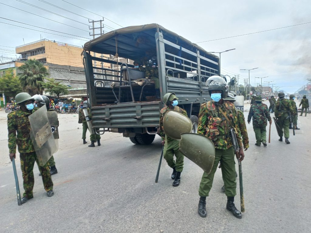 A heavy police contingent deployed in Kitengela. PHOTO/Christine Musa