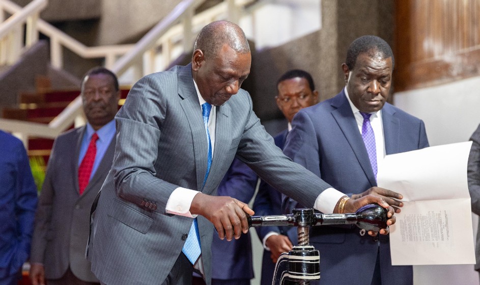 President William Ruto during assenting of IEBC Bill. PHOTO/@WilliamsRuto/X