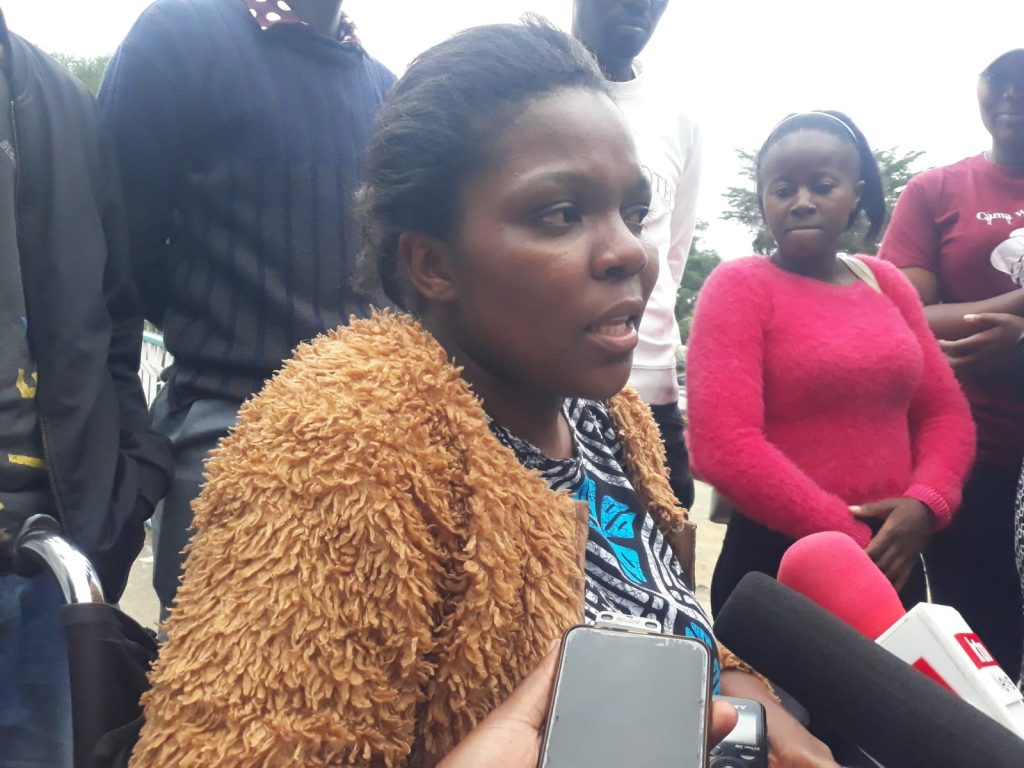 Kameme TV reporter Catherine Wanjeri speaking to journalistrs after hospital discharge. PHOTO/Elijah Cherutich