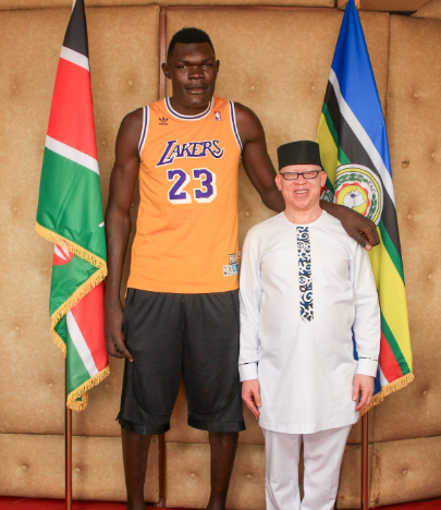 Internet sensation Bradley and government spokesperson Isaac Mwaura pose for a photo on Tuesday, September 17, 2024. PHOTO/@SpokespersonGoK/X