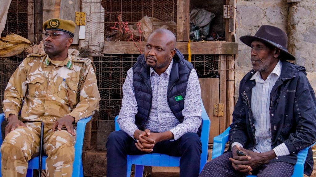 Senior Advisor in the Council of Economic Advisors at State House Moses Kuria (in the middle) while visiting the family of the four-year-old boy mauled by hyena in Juja. PHOTO/@HonMoses_Kuria/X