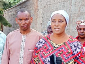 Daisy Wanjiku's mother, Julia Wairimu, speaks to journalists at their Mugutha Estate home in Juja, Kiambu County, after receiving the daughter who went missing for four months. PHOTO/Oliver Musembi