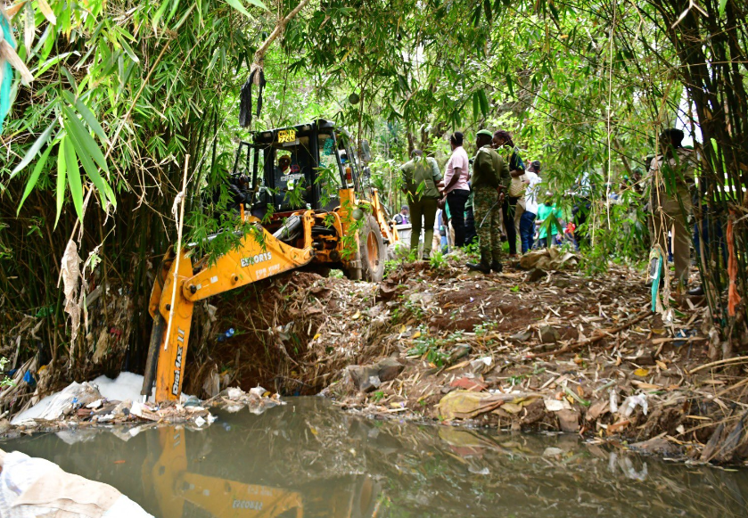 CS Duale and his team at the Nairobi River on Mazingira Day. PHOTO/Environment_Ke/X
