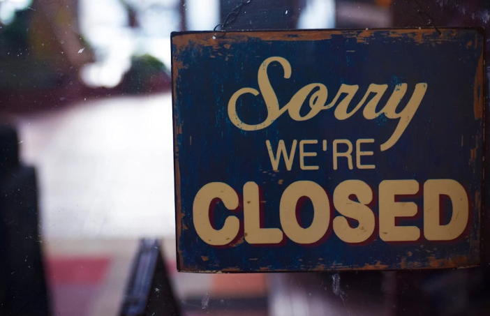 A visual representation of a sign used to show a closed shop. PHOTO/Pexels