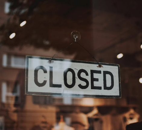 A visual representation of a sign used to show a closed shop. PHOTO/Pexels