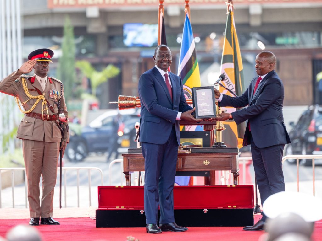 Deputy President Kithure Kindiki with President William Ruto during swearing-in. PHOTO/@K24TV/X
