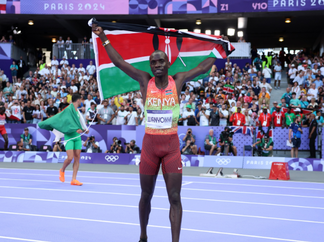 Emmanuel Wanyonyi celebrates after winning a gold medal in 800m in Paris. PHOTO/@WorldAthletics/X