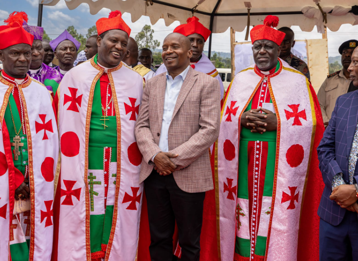 Deputy President Kithure Kindiki with church leaders in Kirinyaga County on Sunday November 17, 2024. PHOTO/https://web.facebook.com/KithureKindiki