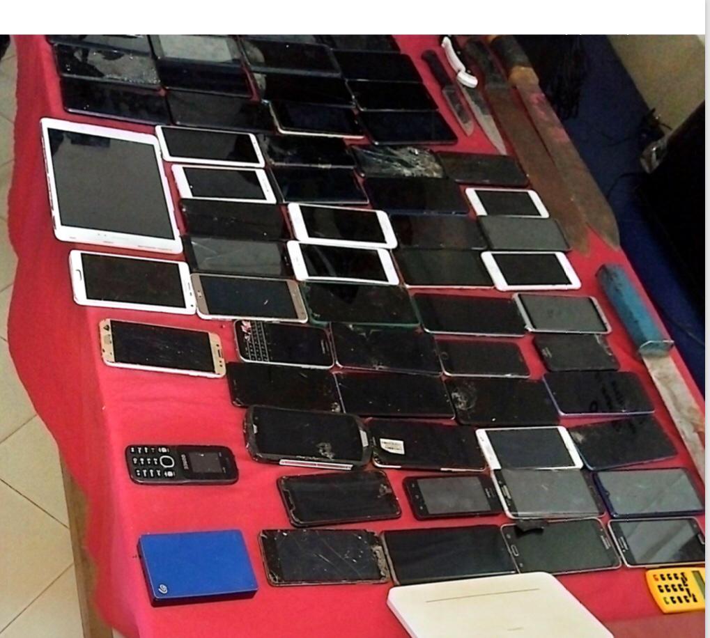 Mobile phones seized after police officers responded to a distress call on Saturday January 18, 2025. PHOTO/@DCI_Kenya/X