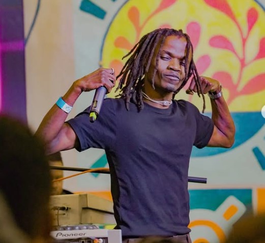 HipHop artist Juliani during a stage performance. PHOTO/https://www.instagram.com/julianikenya/