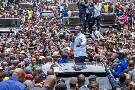 President William Ruto addressses large crowds in Kamkunji Constituency on Monday, March 10, 2025. PHOTO/https://www.facebook.com/williamsamoei