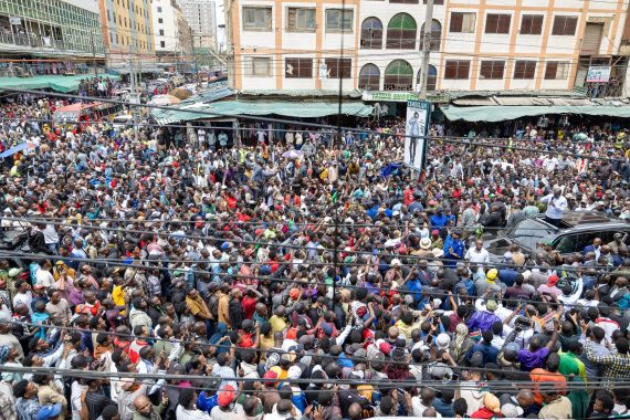 President William Ruto addressses large crowds in Kamkunji Constituency on Monday, March 10, 2025. PHOTO/https://www.facebook.com/williamsamoei

