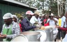 Ruto serves chapatis at Toi Primary School days after meal made him viral