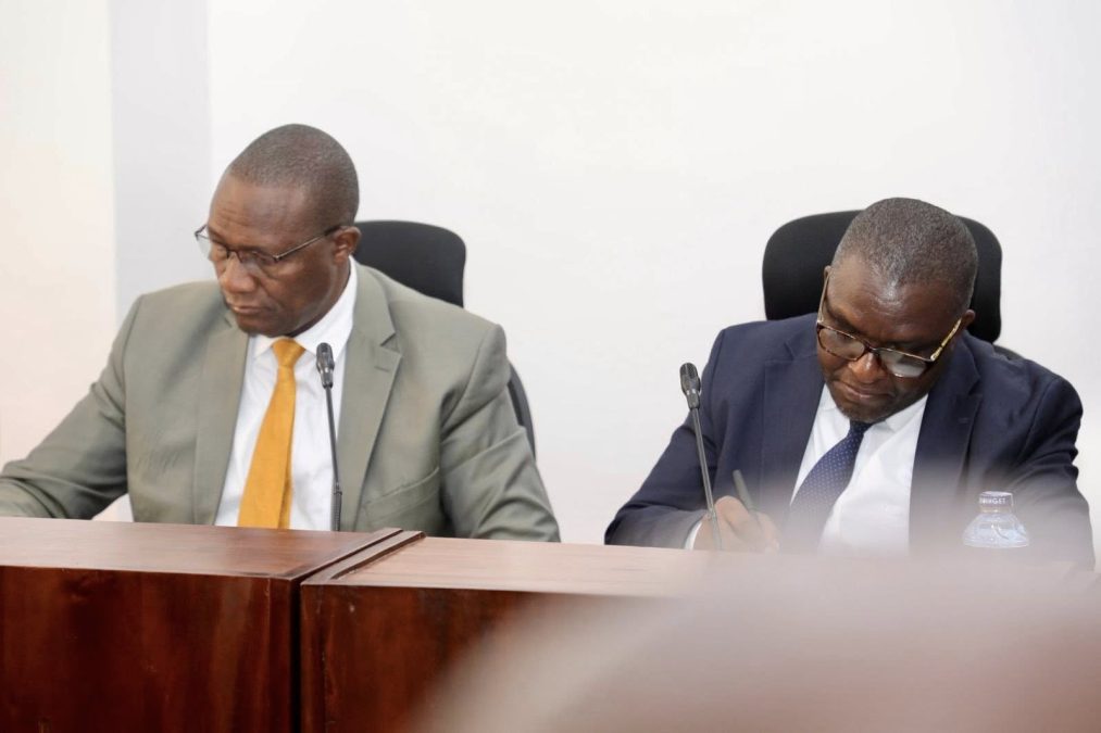 Governor Kiarie Badilisha (In grew suit) before the senate committee on Thursday, May 29, 2025. PHOTO/https://www.facebook.com/ParliamentKE
