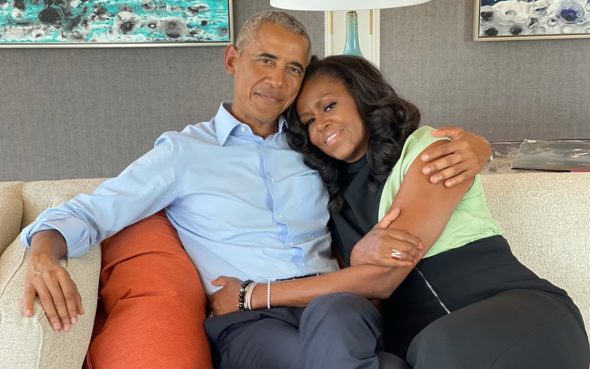 White House deletes racist Trump post depicting Obamas as apes