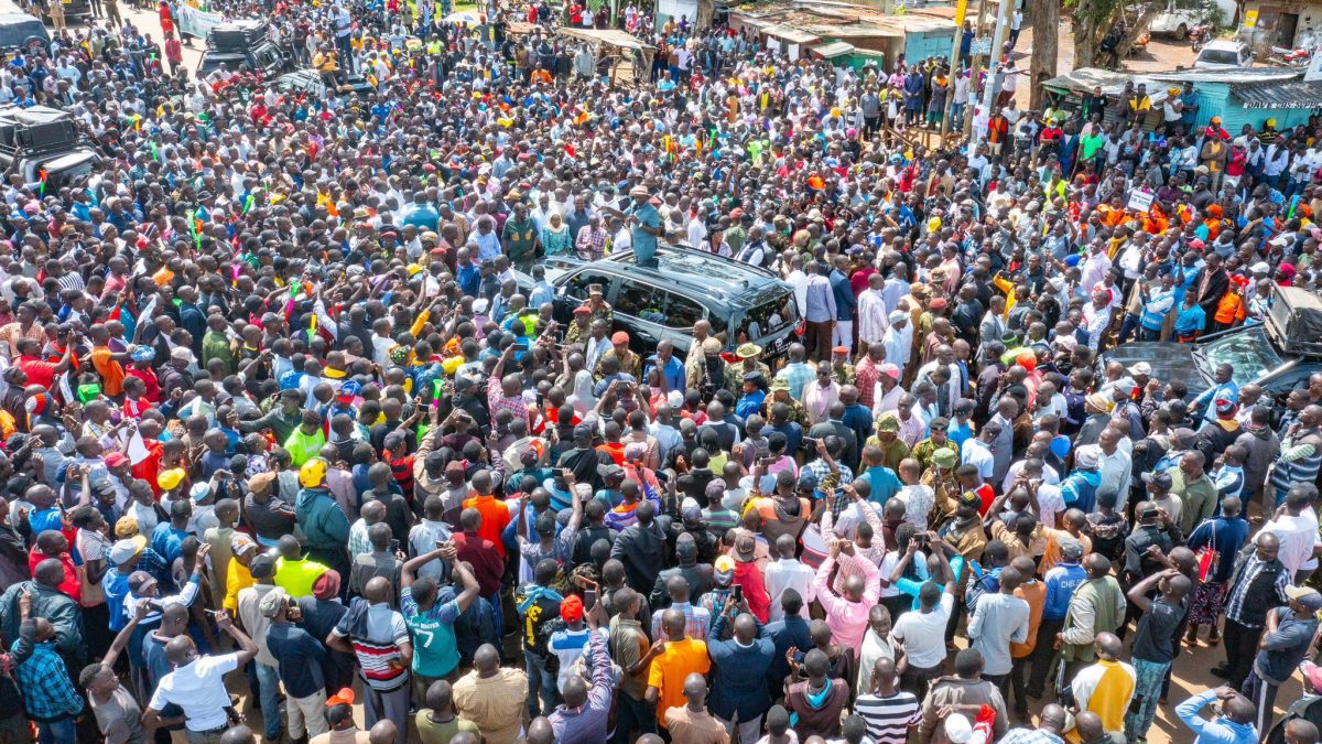 Ruto kicks off day 2 of Migori tour on a high note after the flying shoe incident