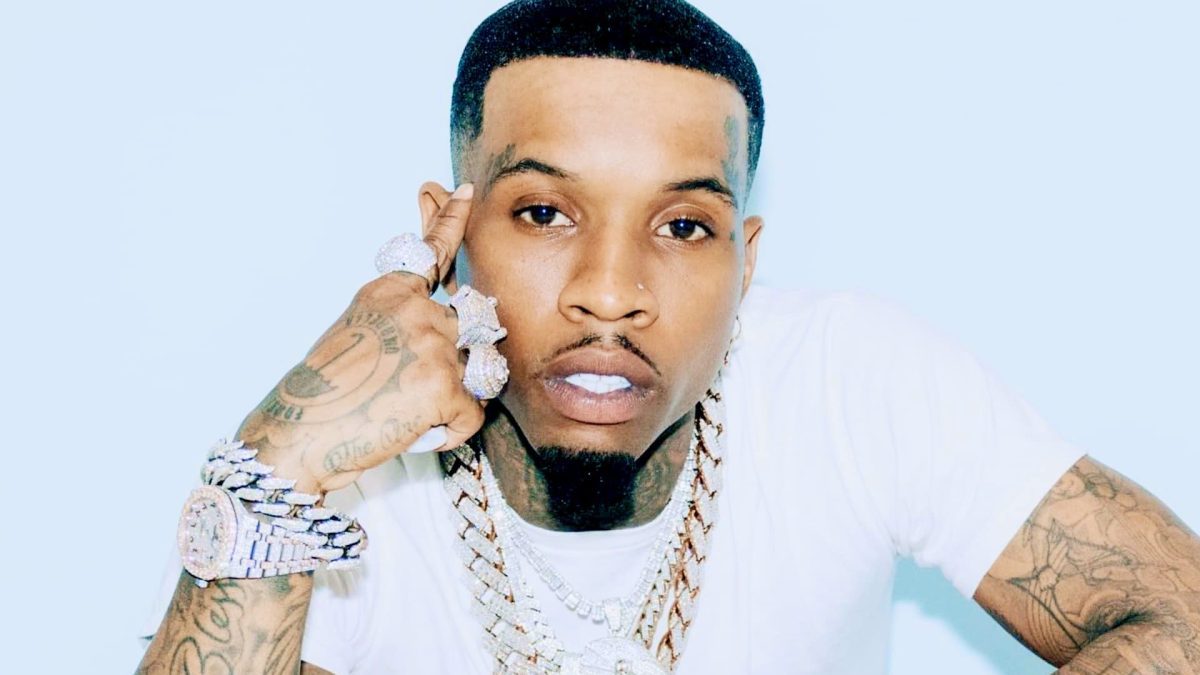 Drake pushes for Tory Lanez to be pardoned after prison attack
