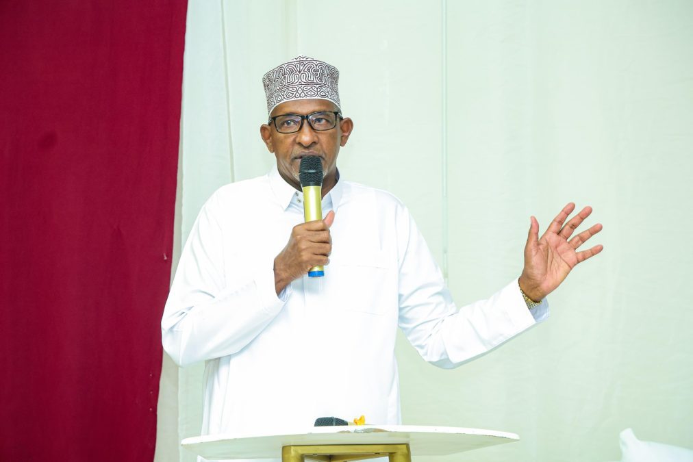 Health CS Aden Duale when he hosted community elders, youth, and Islamic scholars for an Iftar dinner in Garissa County on Thursday, June 5, 2025. PHOTO/@HonAdenDuale /X