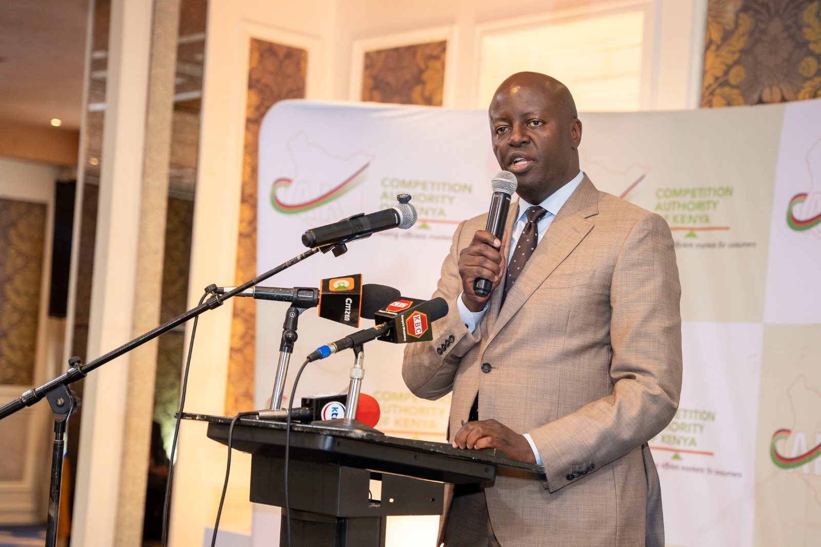 Govt agency warns landlords against blocking internet providers