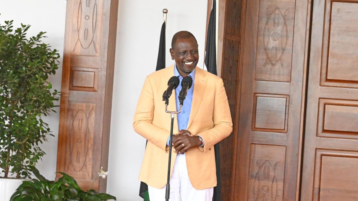 Ruto lauds police efforts in maintaining peace and protecting property