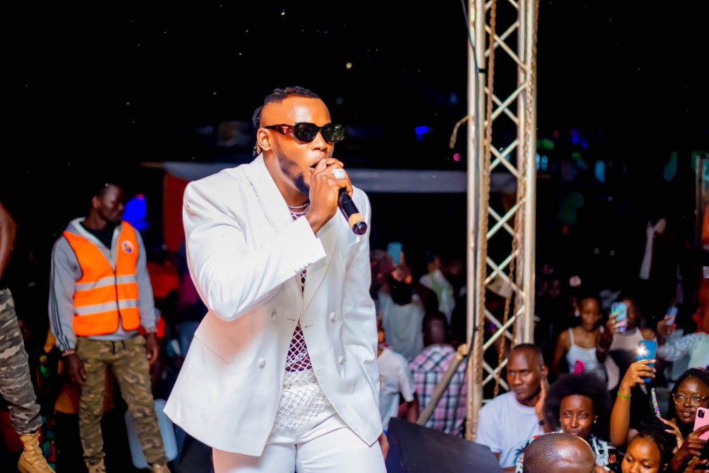 Arrow Bwoy performing at a past event. PHOTO/https://web.facebook.com/ArrowBwoyke