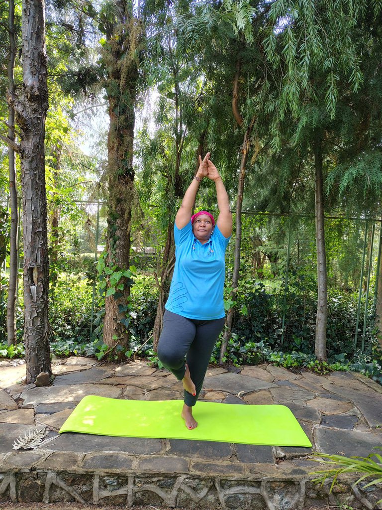 CS Miano unveils new workout routine days after yoga backlash