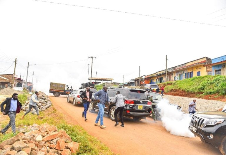Senator Methu, far left, with other leaders during the standoff in Murang’a. PHOTO/https://www.facebook.com/photo?fbid=1324030989726464&set=pcb.1324031366393093