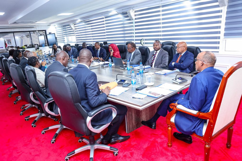 Hospital CEO's in a meeting with Duale. PHOTO//@HonAdenDuale/X