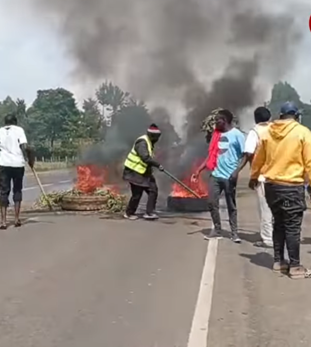 Youth set bonfires on Kisumu–Kakamega highway as opposition takes region by storm