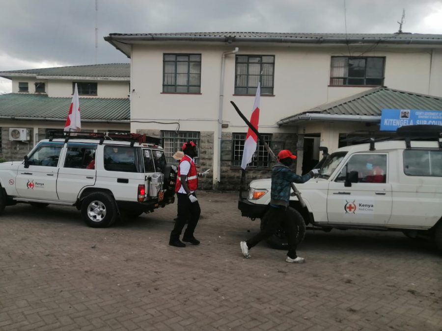 Kenya red cross officers evacuate protesters with protest related injuries to the Kitengela Subcounty Hospital. PHOTO/Christine Musa