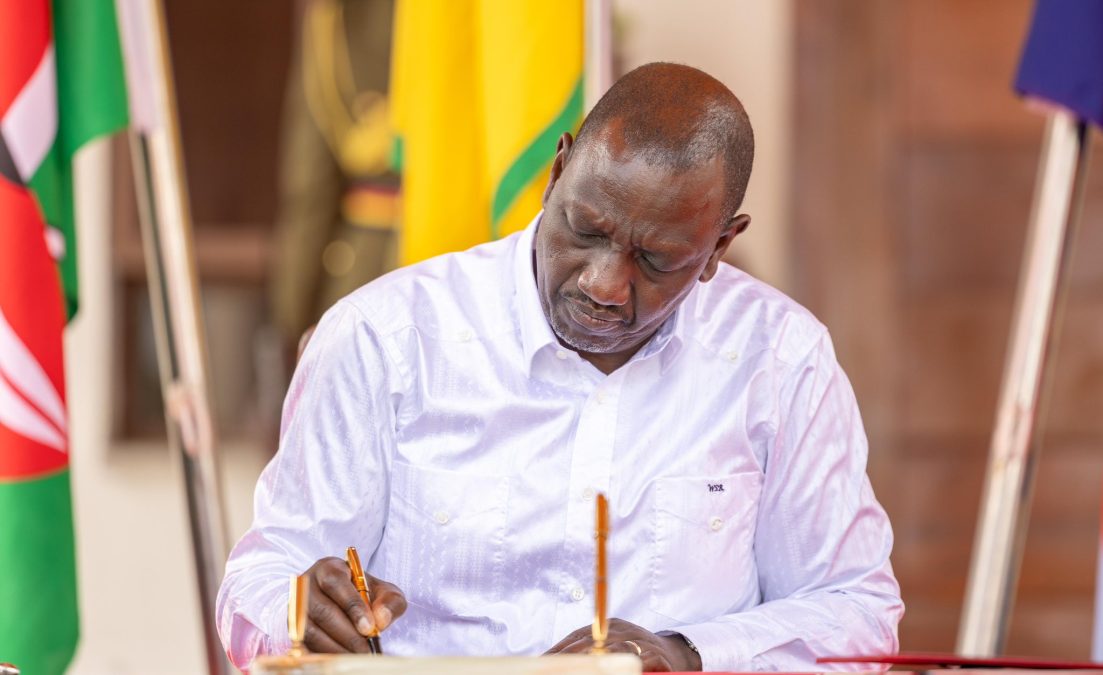 President William Ruto signs bills into law at Homa Bay County State Lounge on Wednesday, August 13,2025. PHOTO/https://www.facebook.com/williamsamoei