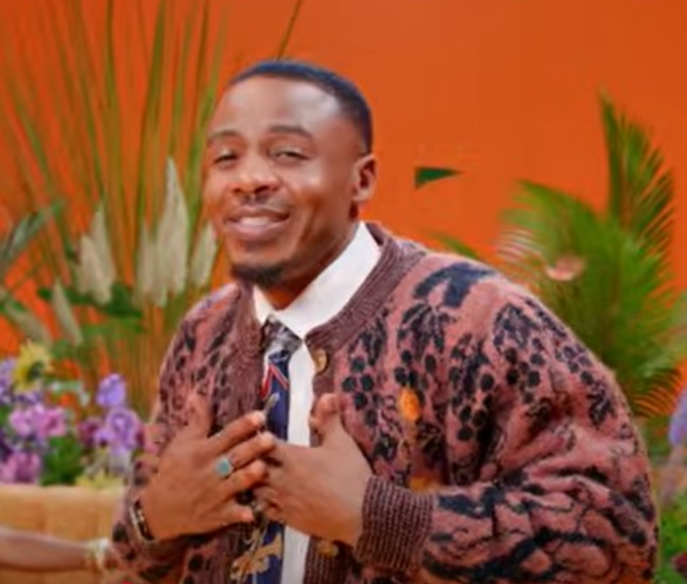 Ali Kiba’s vintage sweater evokes childhood memories for millennials