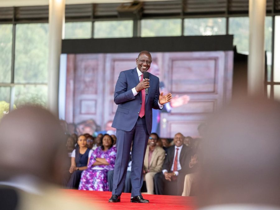 President William Ruto with a section of Kiambu grassroots leaders at State House.