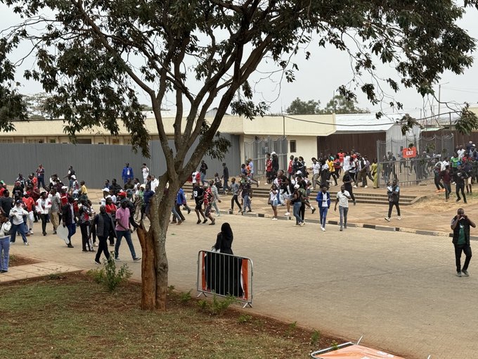 Fans breach gate at Kasarani, flood stadium for Morocco clash