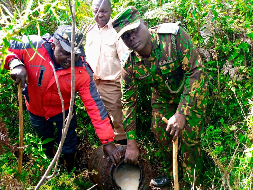 Police destroy 1,100 litres of illicit brew in Kuresoi North