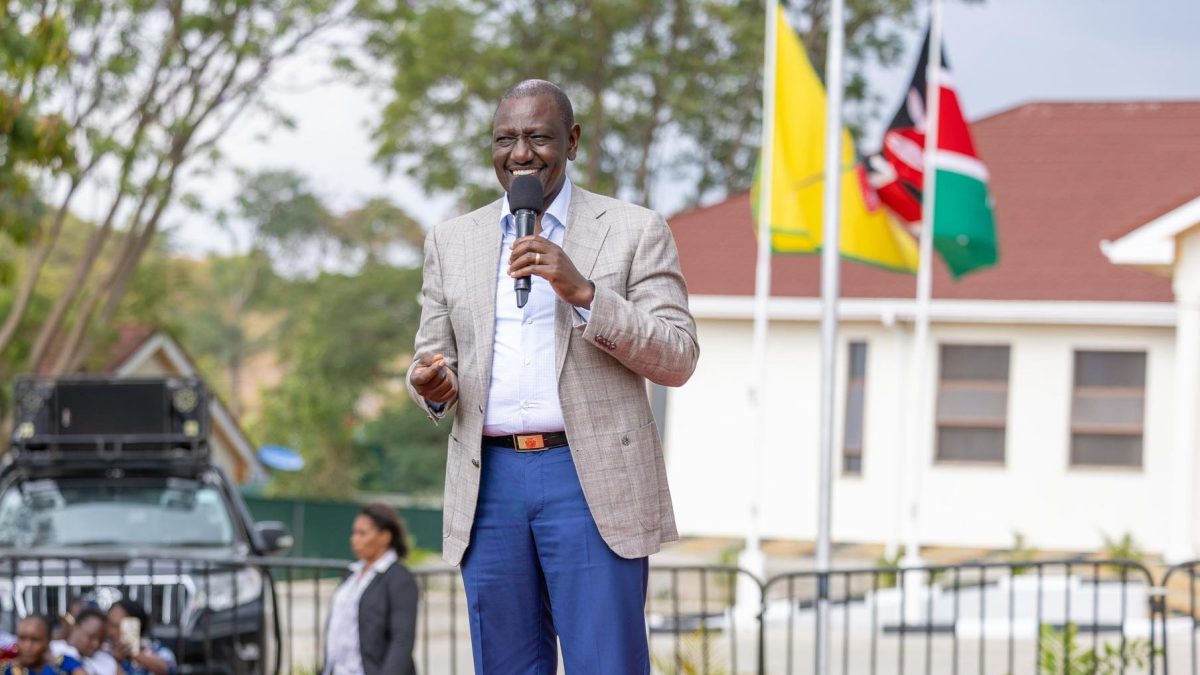 President William Ruto addresses a group of leaders at Homa Bay State Lounge on Tuesday, August 13, 2025. PHOTO/https://www.facebook.com/williamsamoei
