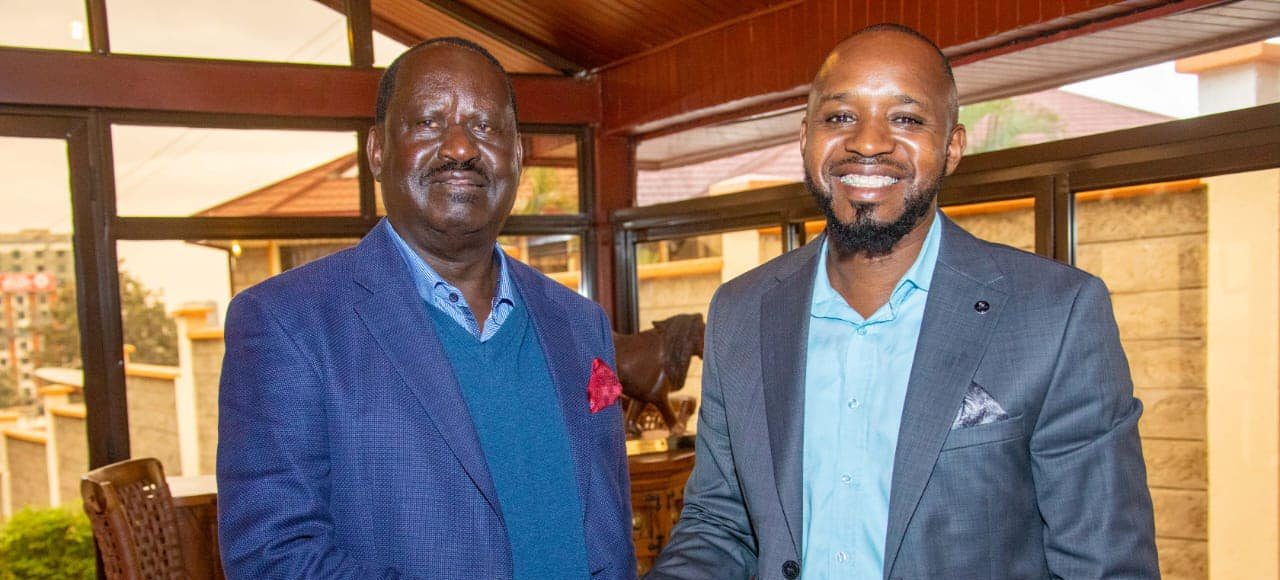 Boniface Mwangi shames Raila, says Kenyans no longer trust him