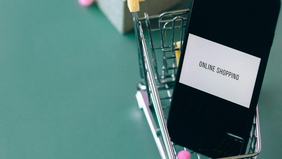 How online shoppers can spot fake shops before losing money
