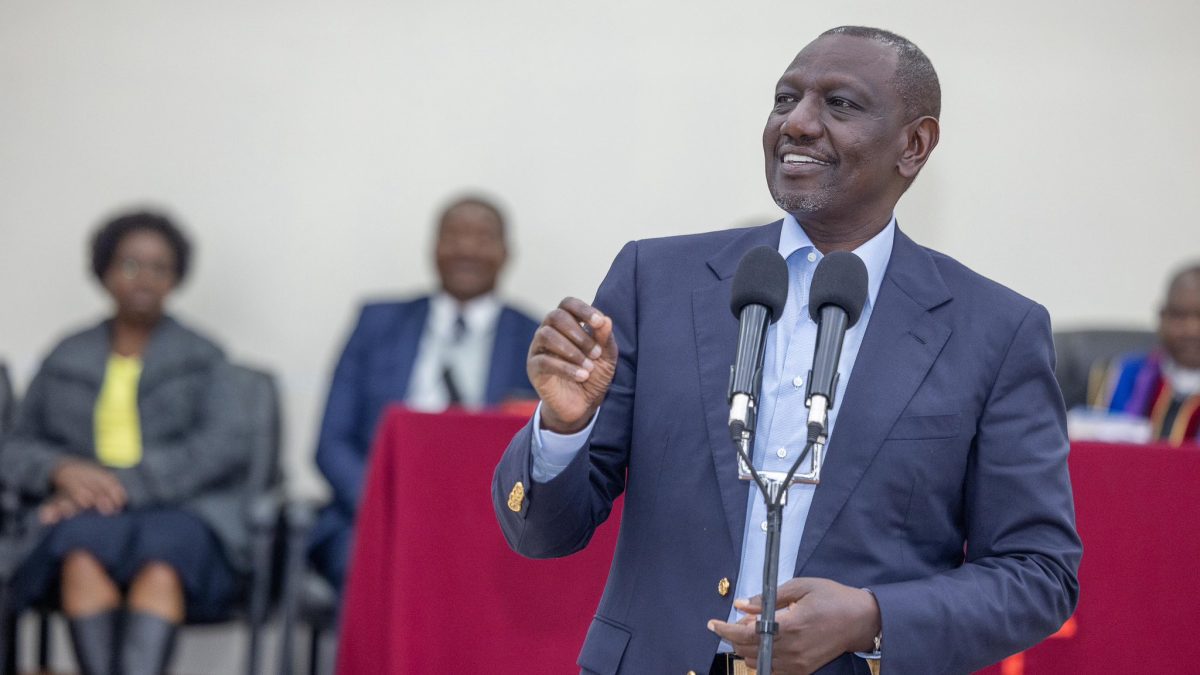 Ruto donates Ksh5M towards church wall construction
