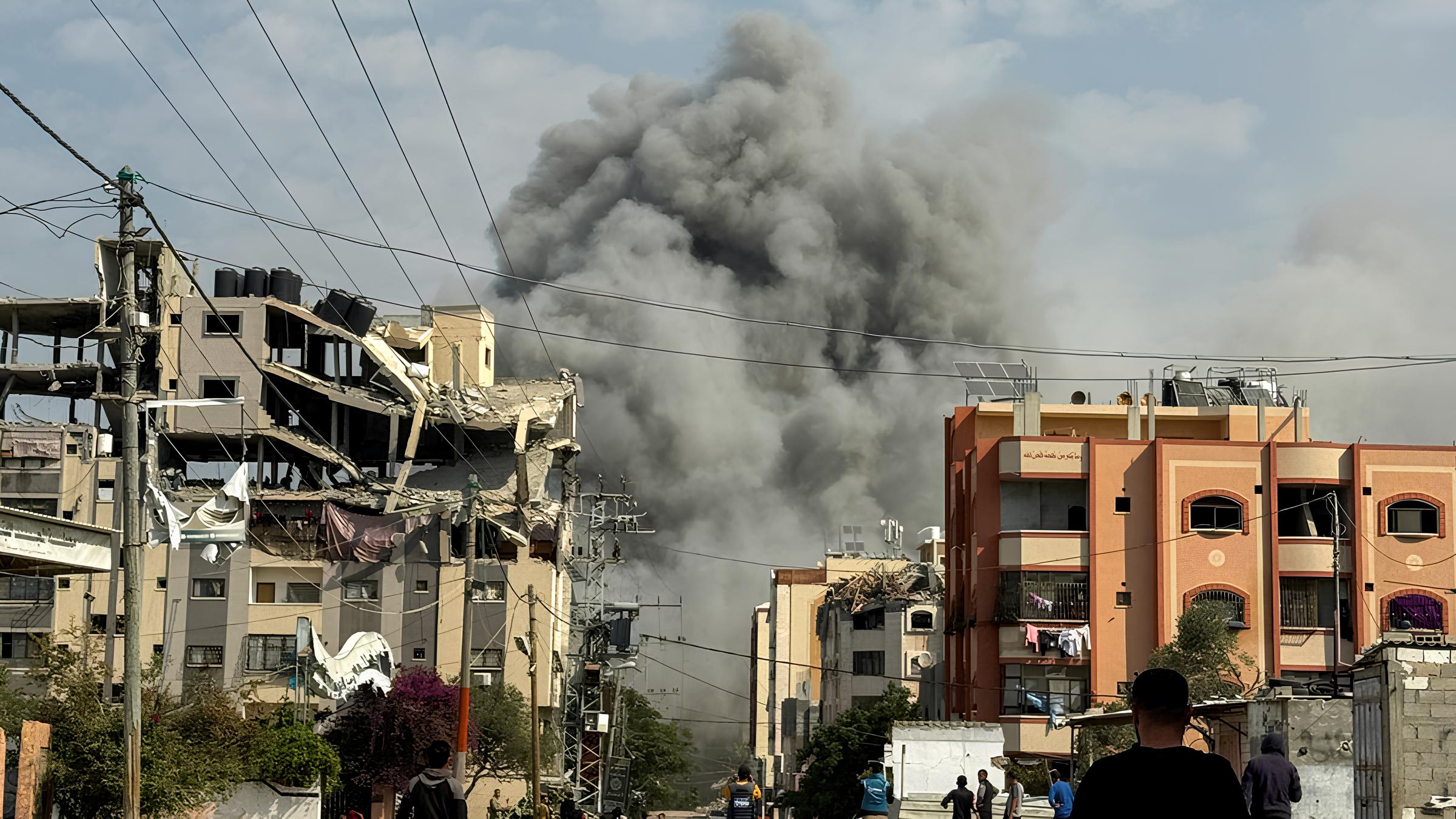 83 dead as Israeli strikes hit Gaza hospitals and city