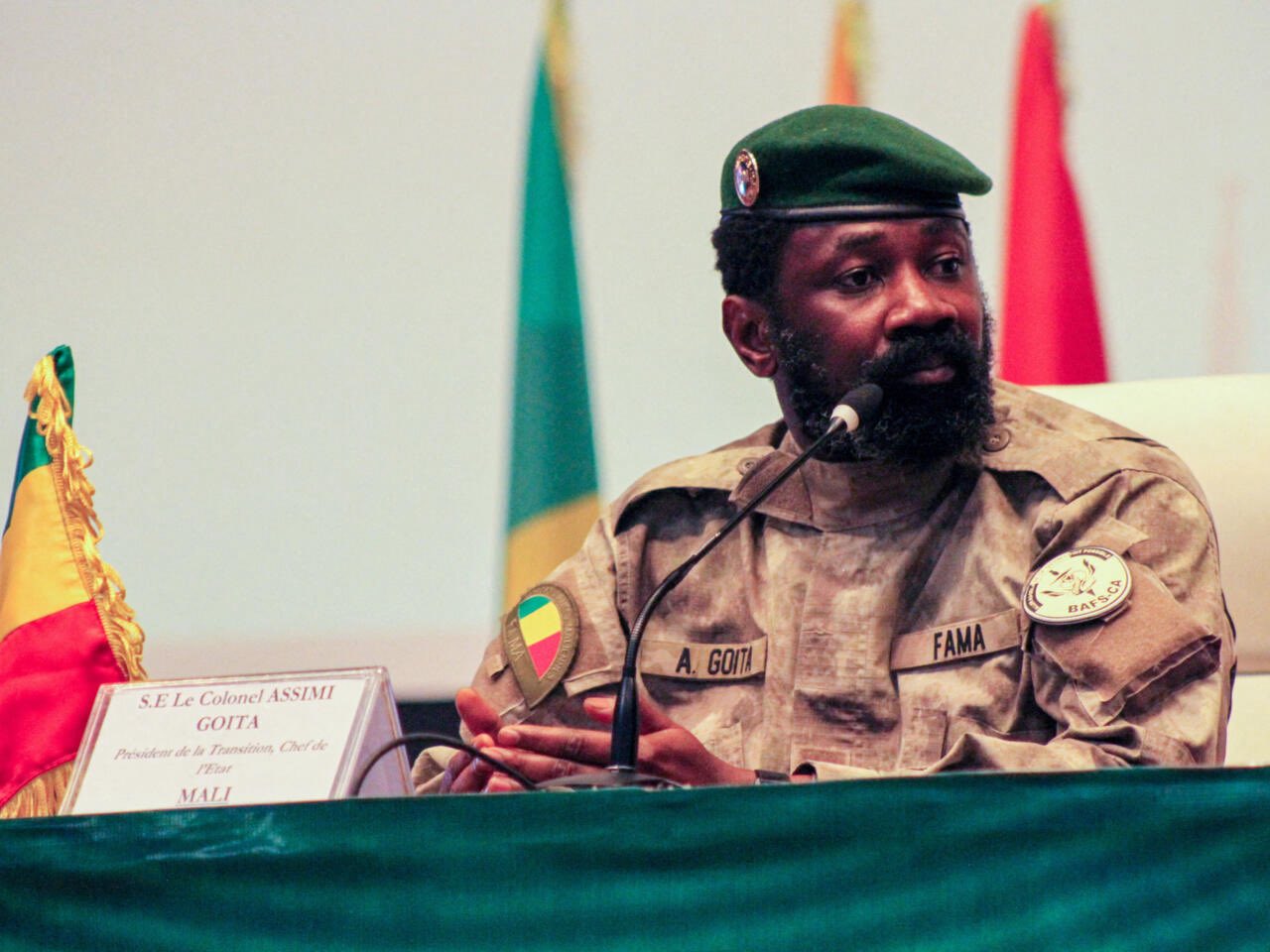 France expels 2 diplomats from Mali, declares them persona non grata