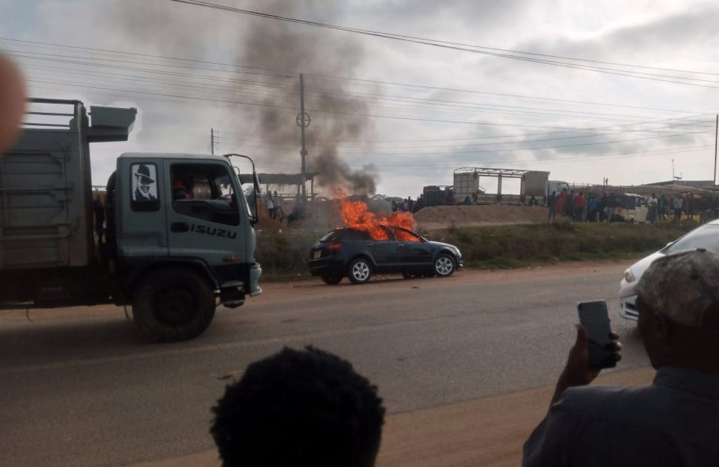 2 shot dead in Thika’s Makongeni Town as rowdy crowd sets car on fire